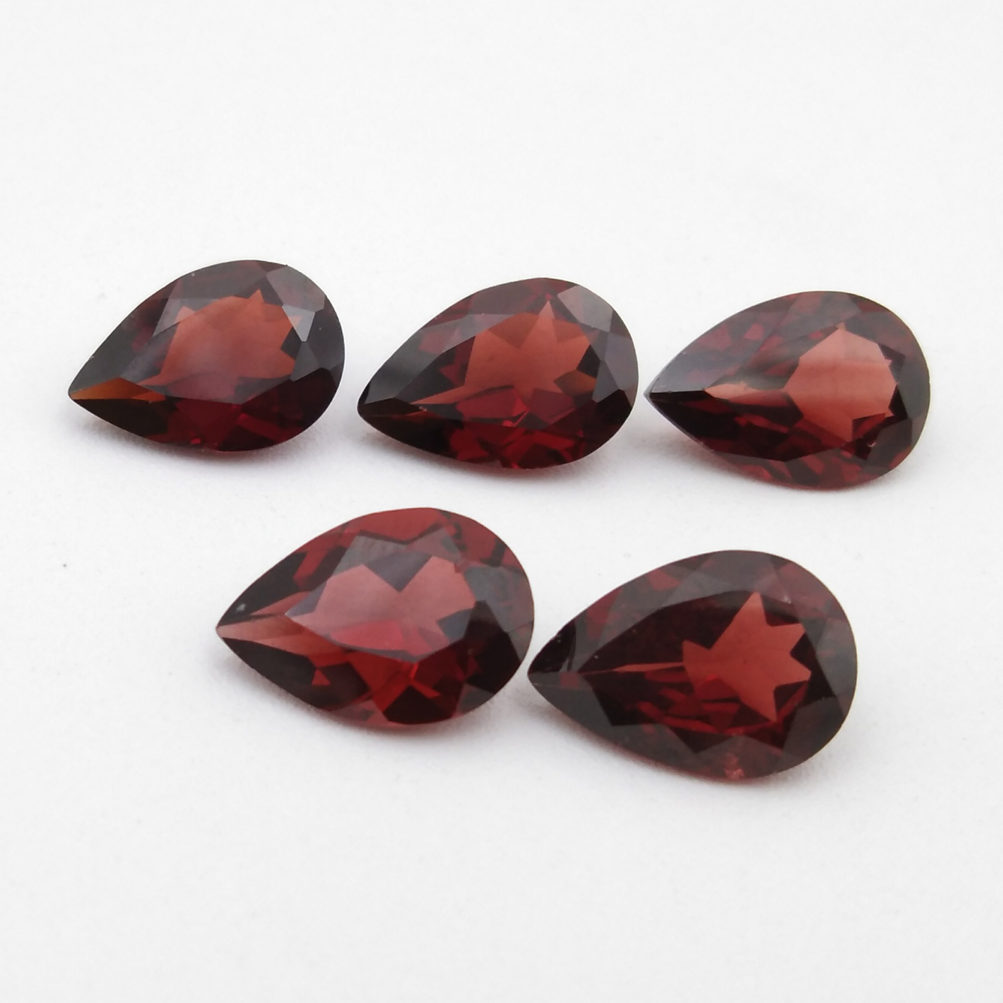 Garnet pear Cut