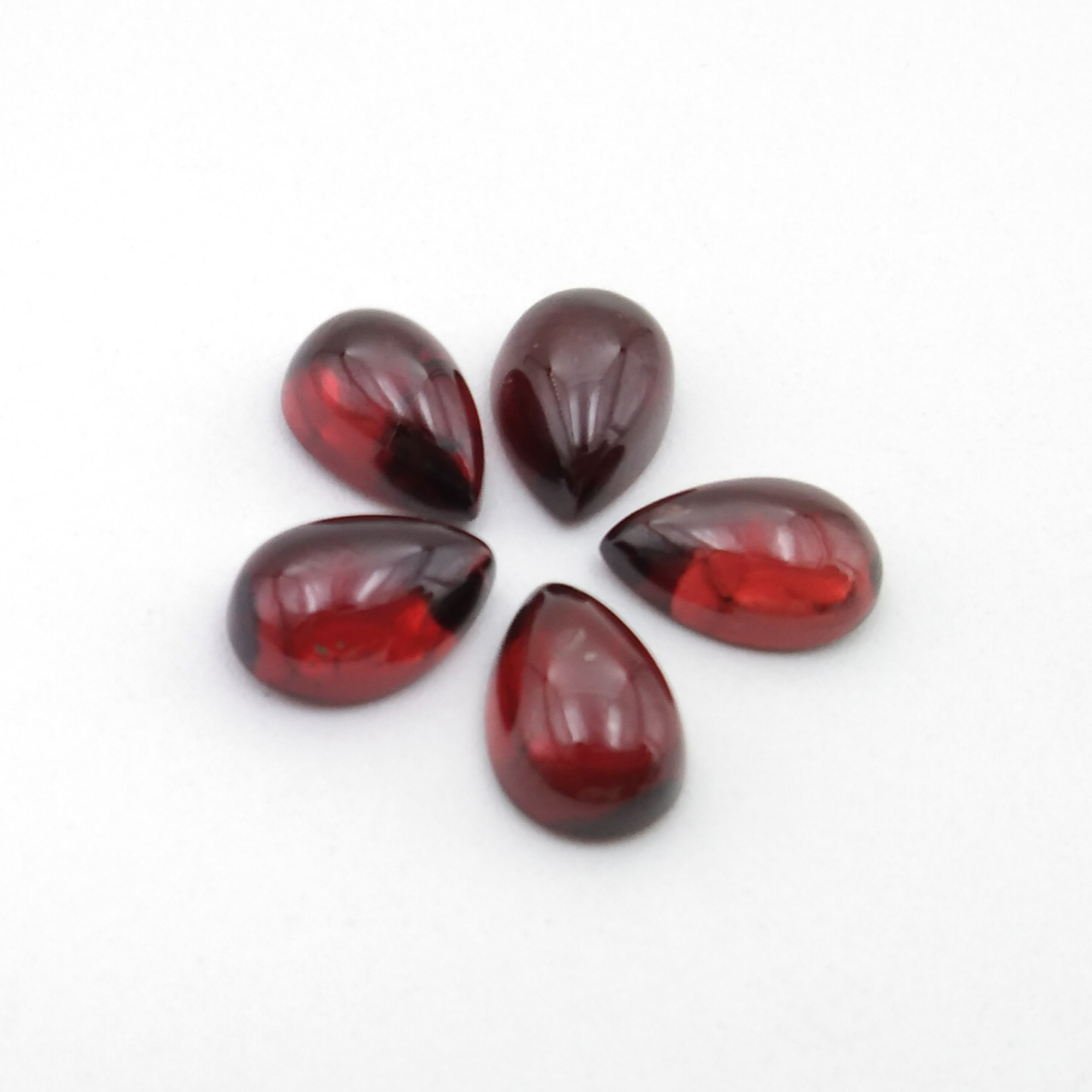 Garnet pear Cabochon   