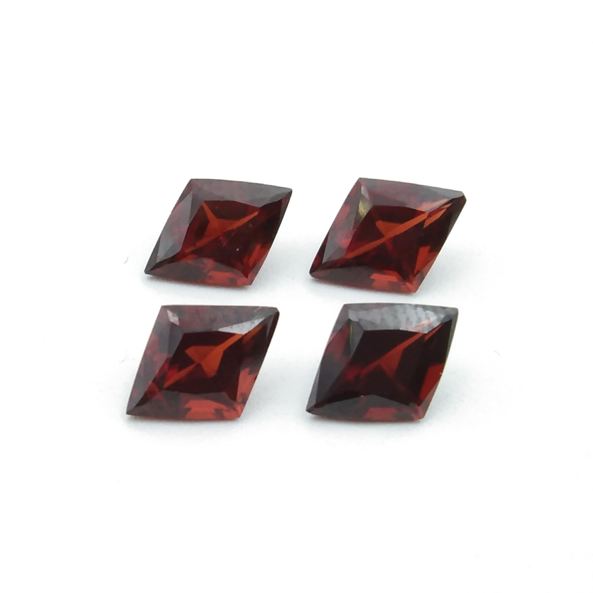 Garnet Diamond shape cut